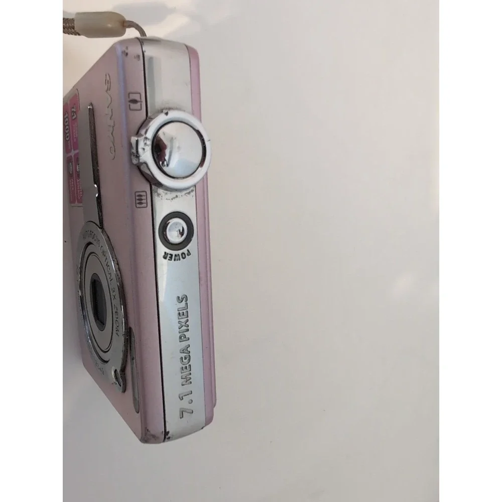Pink Sanyo VPC-E760 7.1MP digital camera‎ with 3x optical zoom FOR PARTS - Picture 3 of 7